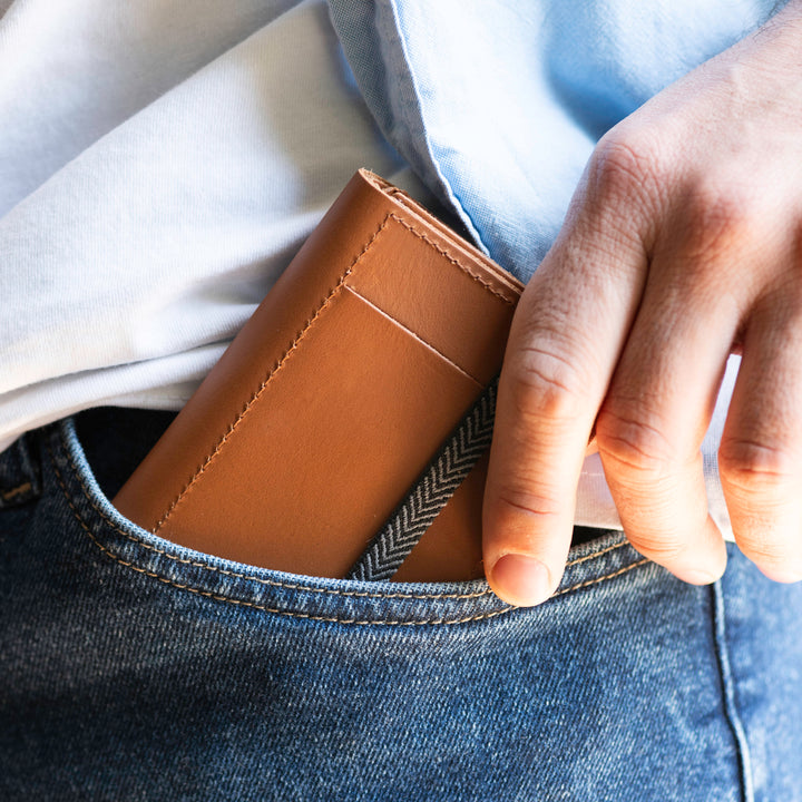 The Original | Camel leather wallet | Striped elastic strap