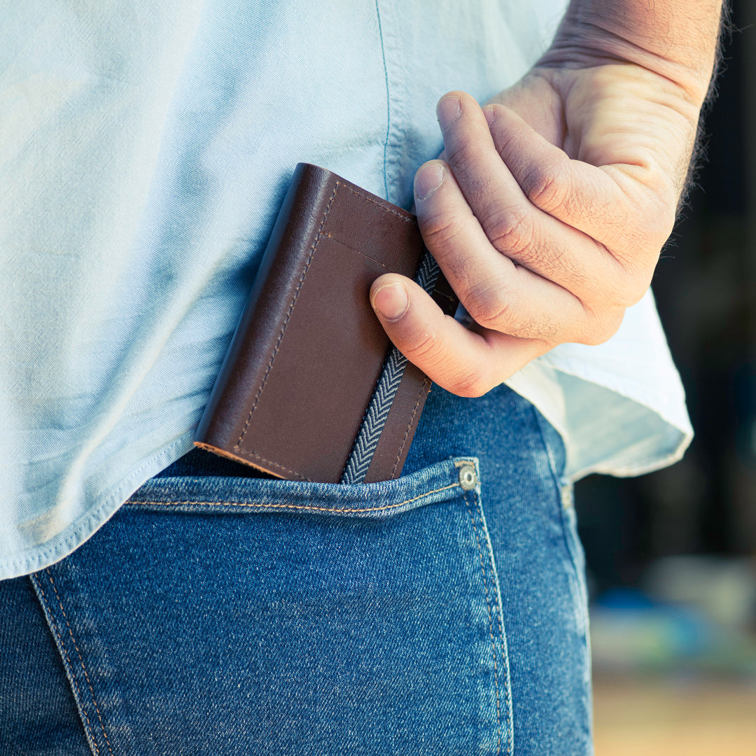 The Original | Wine color leather wallet | Striped elastic strap