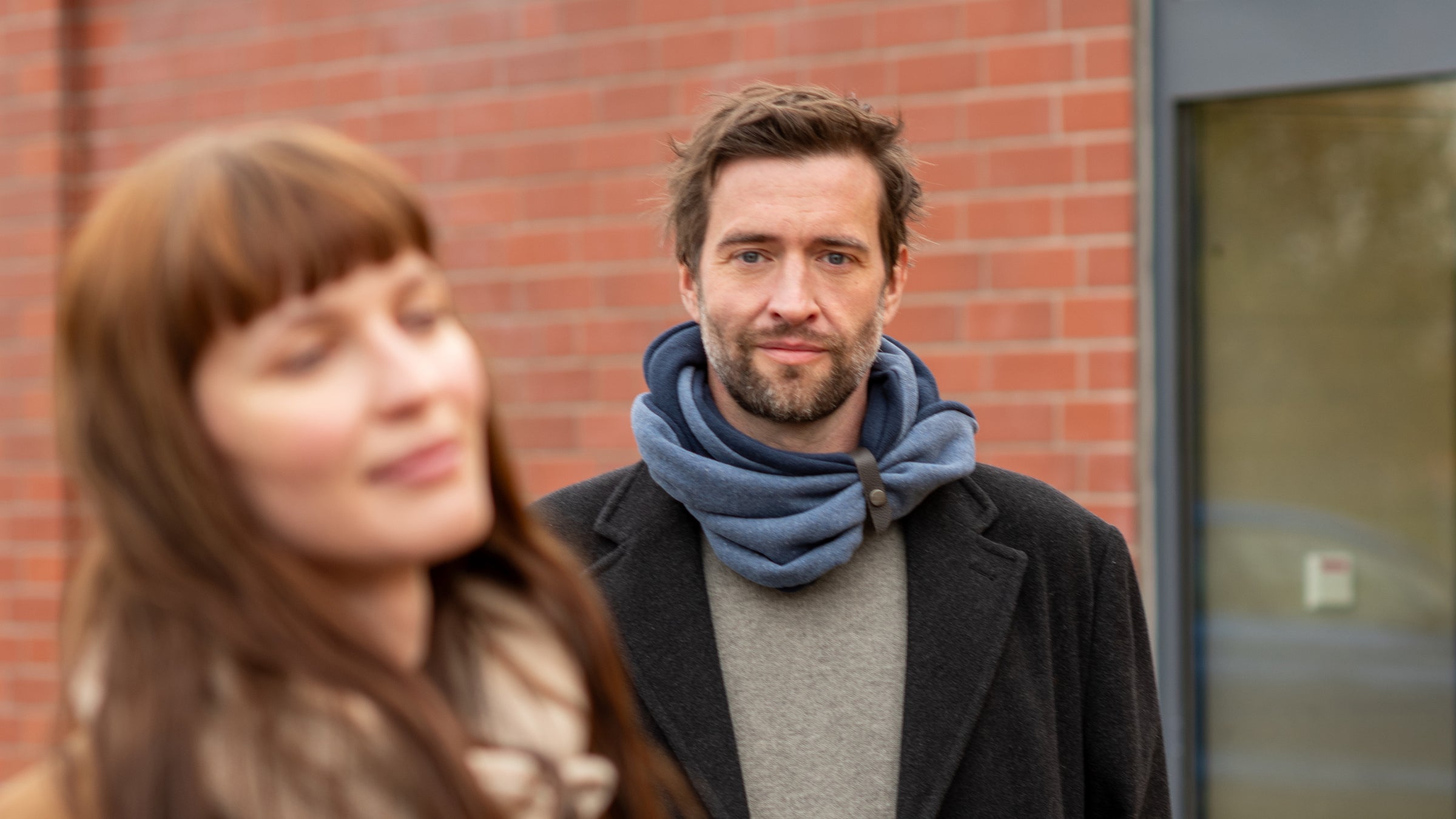 Handgemachte Accessoires aus Berlin – Loopschals & Leder-Geldbörsen